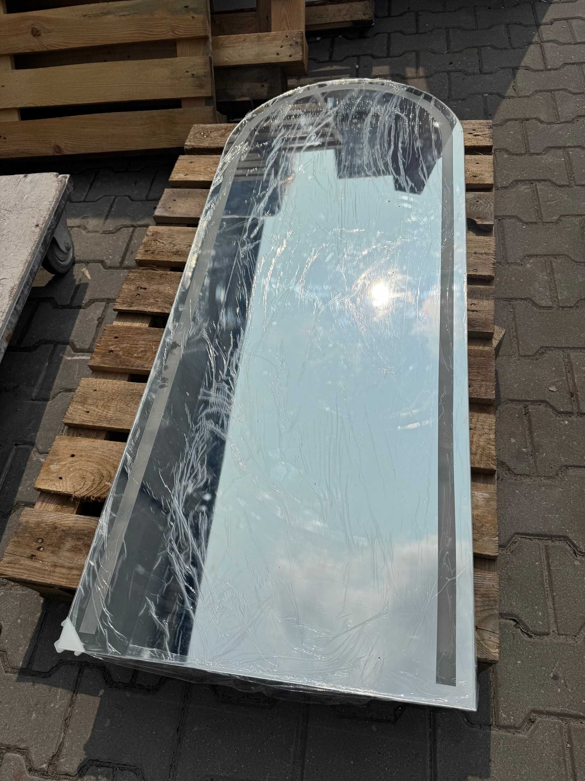 Lustro 60x150 z oświetleniem Led Revati - 590 zł