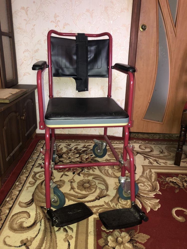 Крісло для інваліда