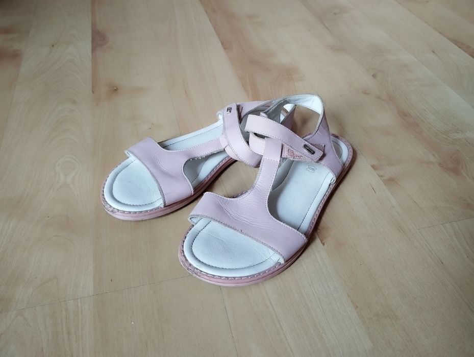 Sandały Lasocki r 35 wkł 22,5 cm