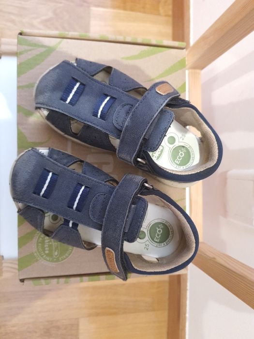 Sandálias chicco 25