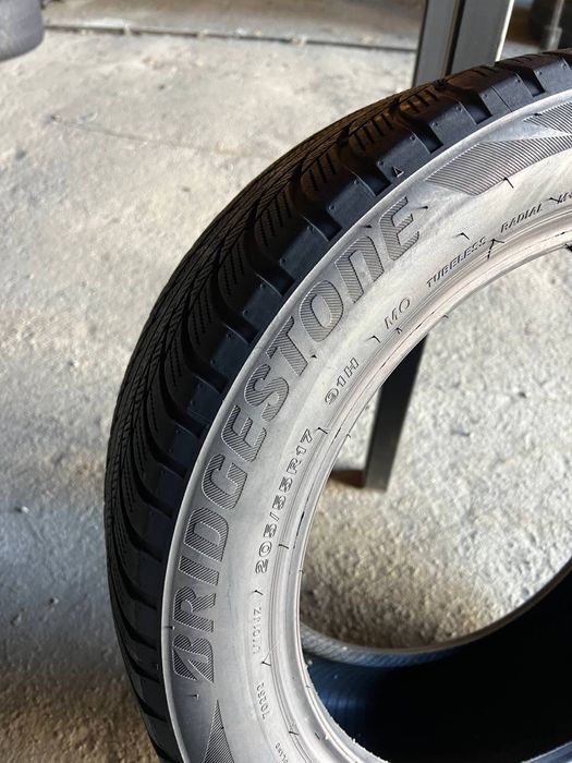 Шини 205/55 r17 91Н Bridgestone Blizzak LM001 2022р (452)