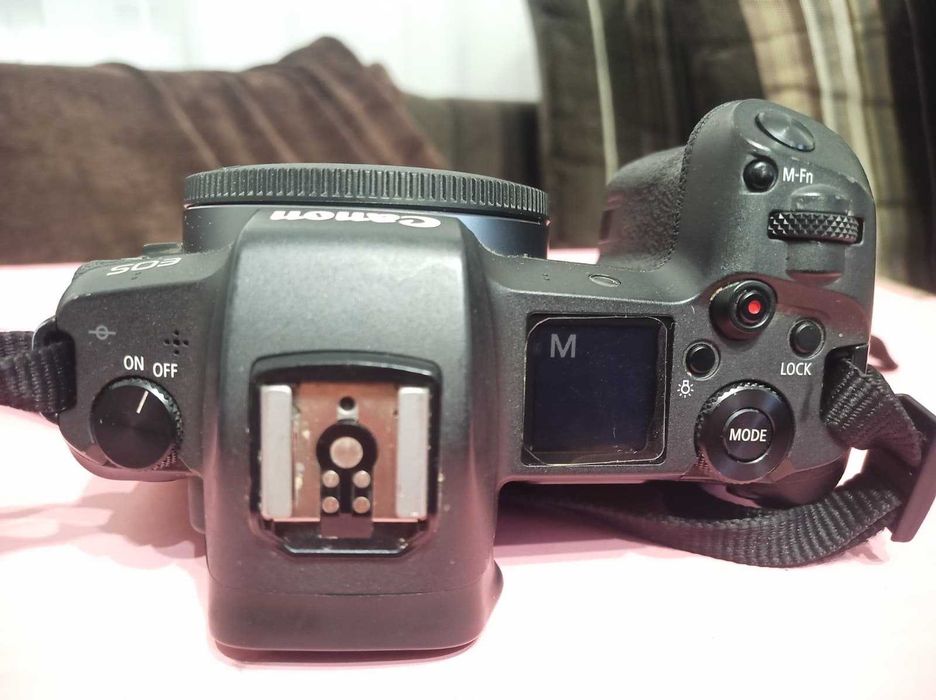 Canon EOS R aparat, Body