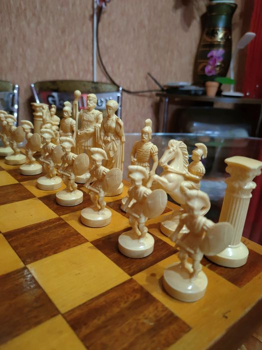 Игровой набор шахматы спартанцы 40х40 см. Советского времени.