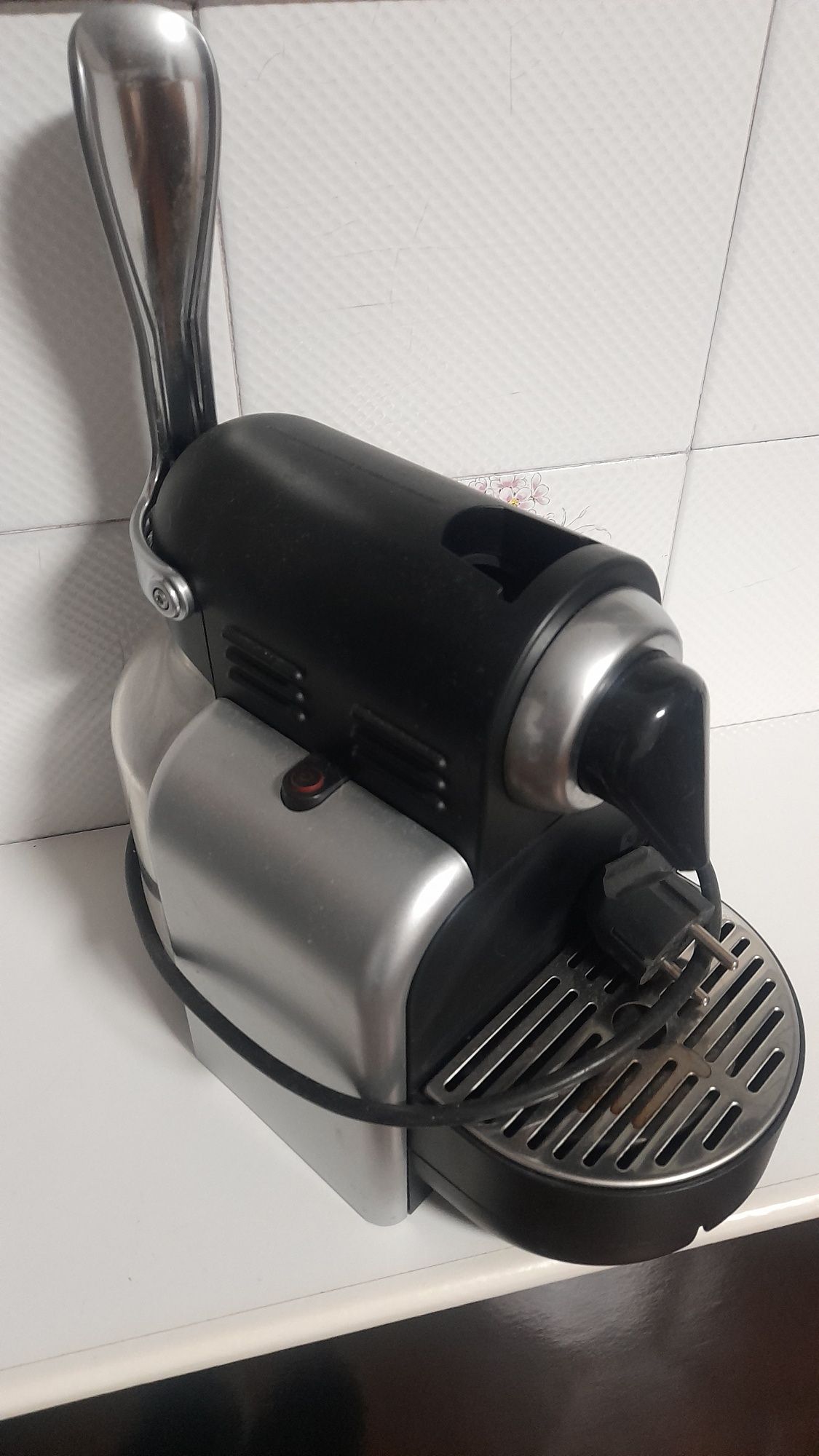 Máquina Nespresso com avaria