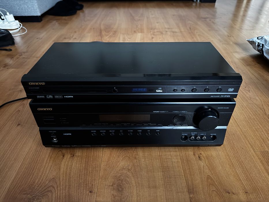Onkyo amplituner TX-SR507 + dvd DV-SP406