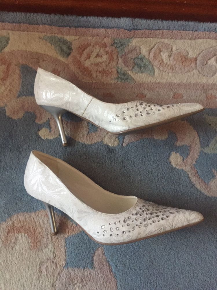 Buty wizytowe z kryształkami Graceland 41 jak nowe