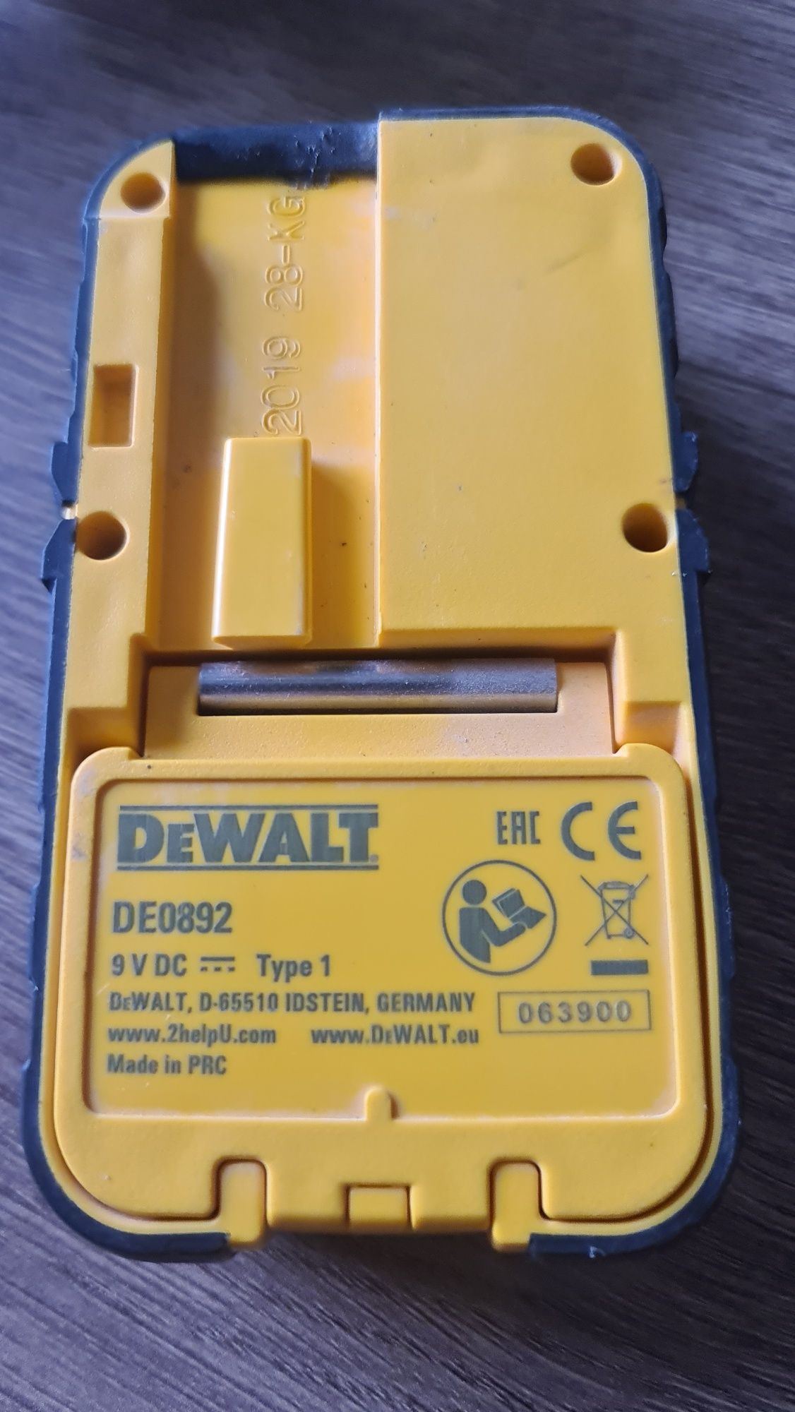 Laser DeWalt DW0811 wraz z detektorem lini lasera DeWalt DE0892