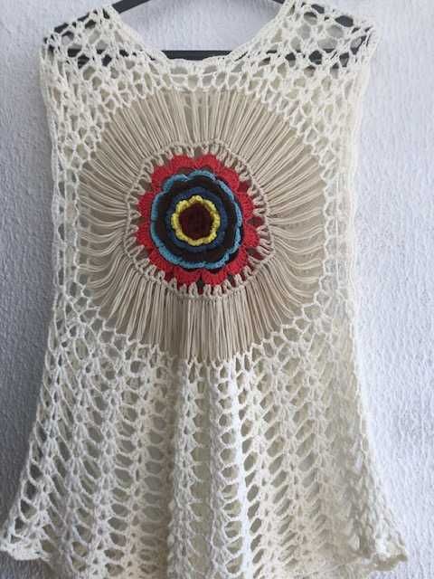 Top em crochet, sem mangas