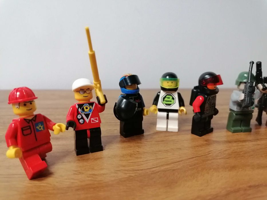 LEGO figurki i dodatkowe elementy