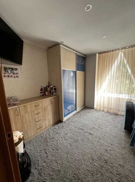 Пропоную до продажу двоповерховий будинок в центрі міста