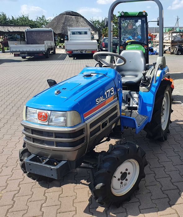 Traktor ISEKI diesel  4x4 jak nowy wspomaganie ,  ( Kubota )