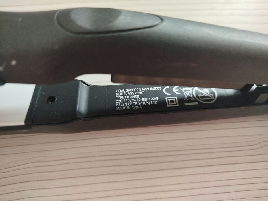 Плойка профессиональная
 Утюжок для волося Vidal Sassoon 33W