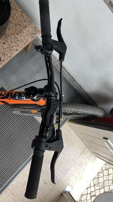 Vendo bicicleta  praticamente nova em aluminio