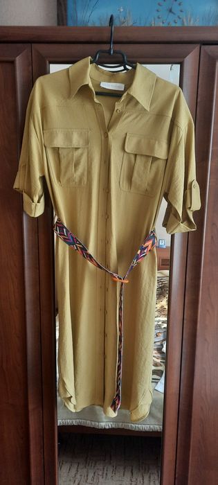 Продам французское платье,  горчичного цвета.  Новое