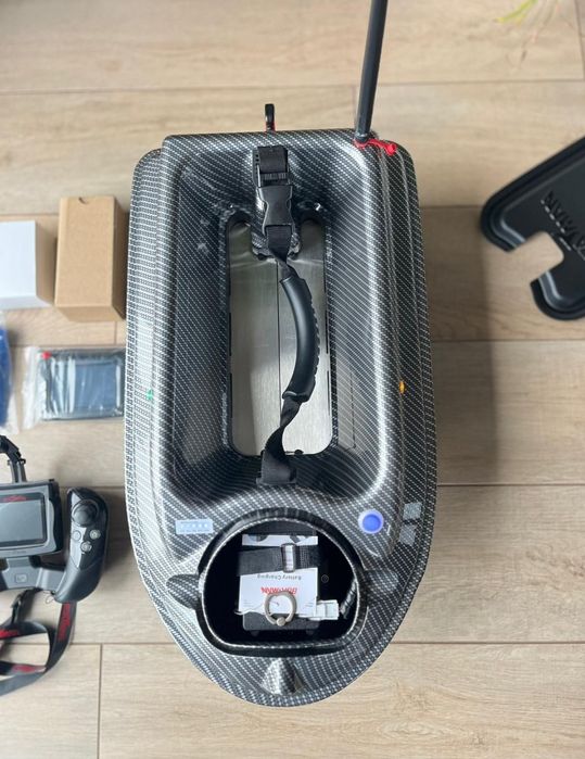 Nowa łódka zanętowa Boatman Actor pro plus GPS echo