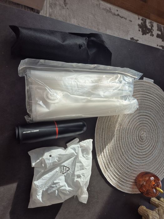 Zgrzewarka próżniowa 40kpa odsysacz powietrza Airmsen kompaktowy worki