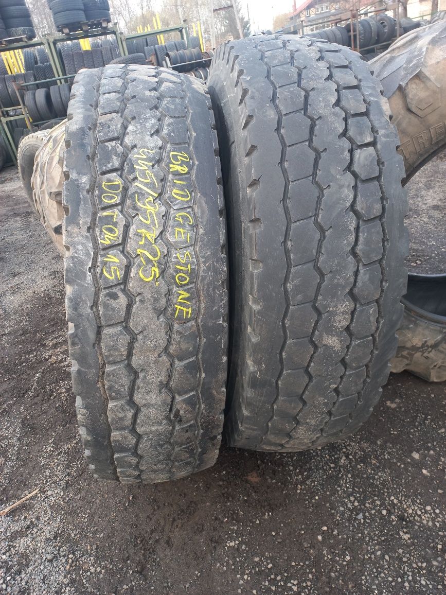 Opony drzwig 445/95R25 Bridgestone.