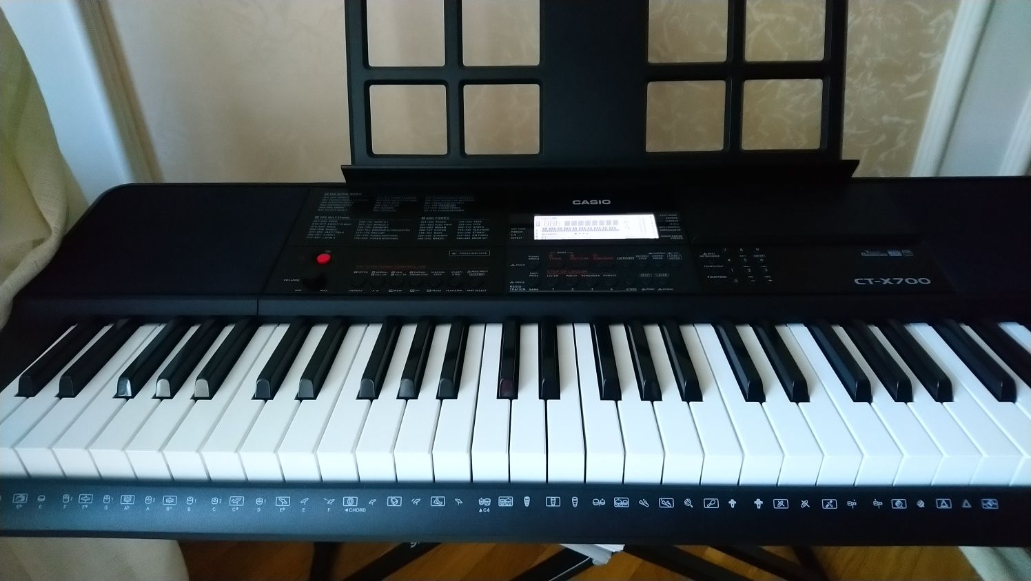 Синтезатор CASIO CT-X700
