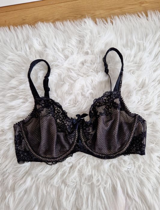 Femilet 80F 36F miekki biustonosz stanik push up koronka na fiszbinach