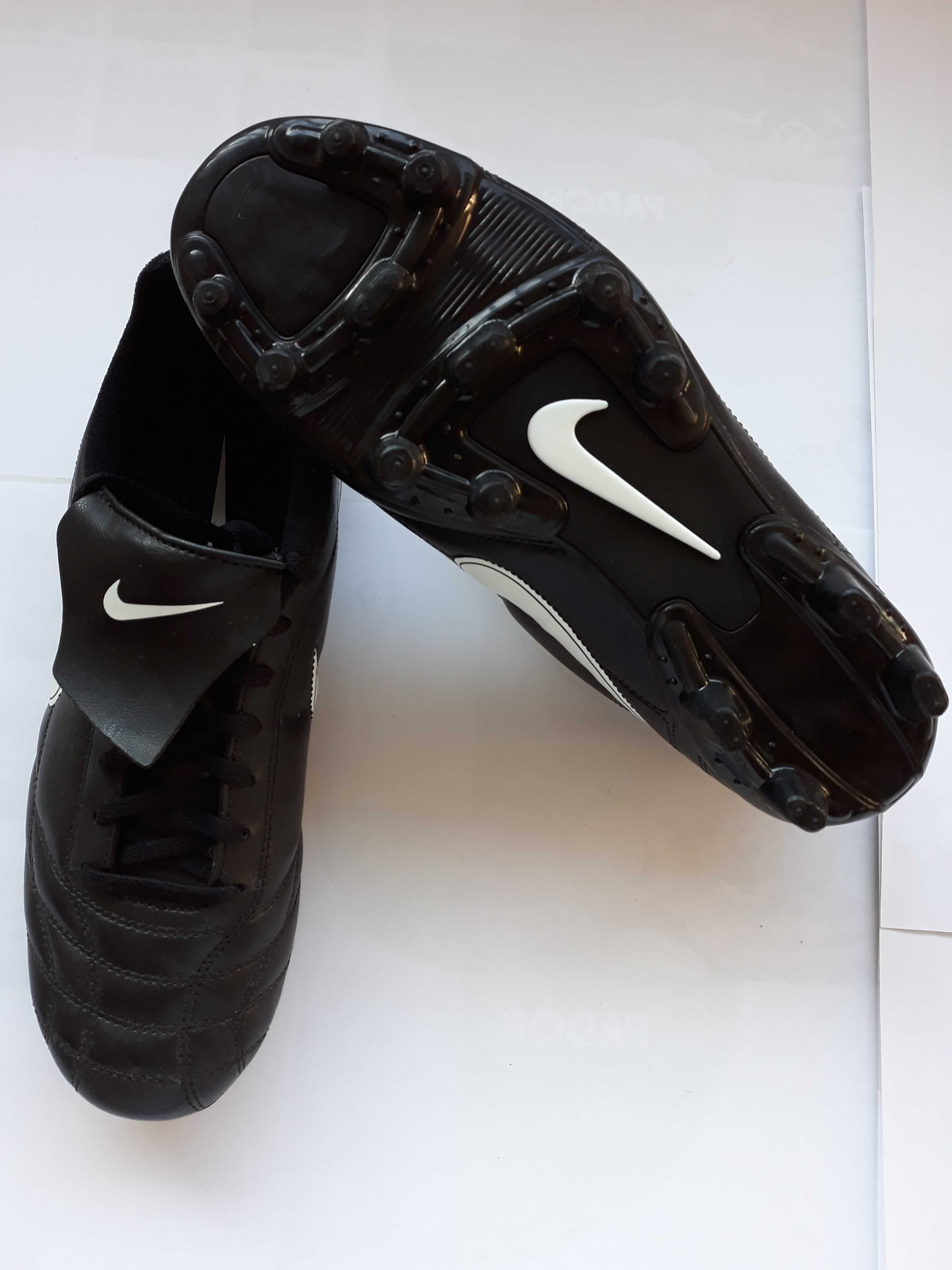 Chuteiras Nike Egoli FG - n.º 42