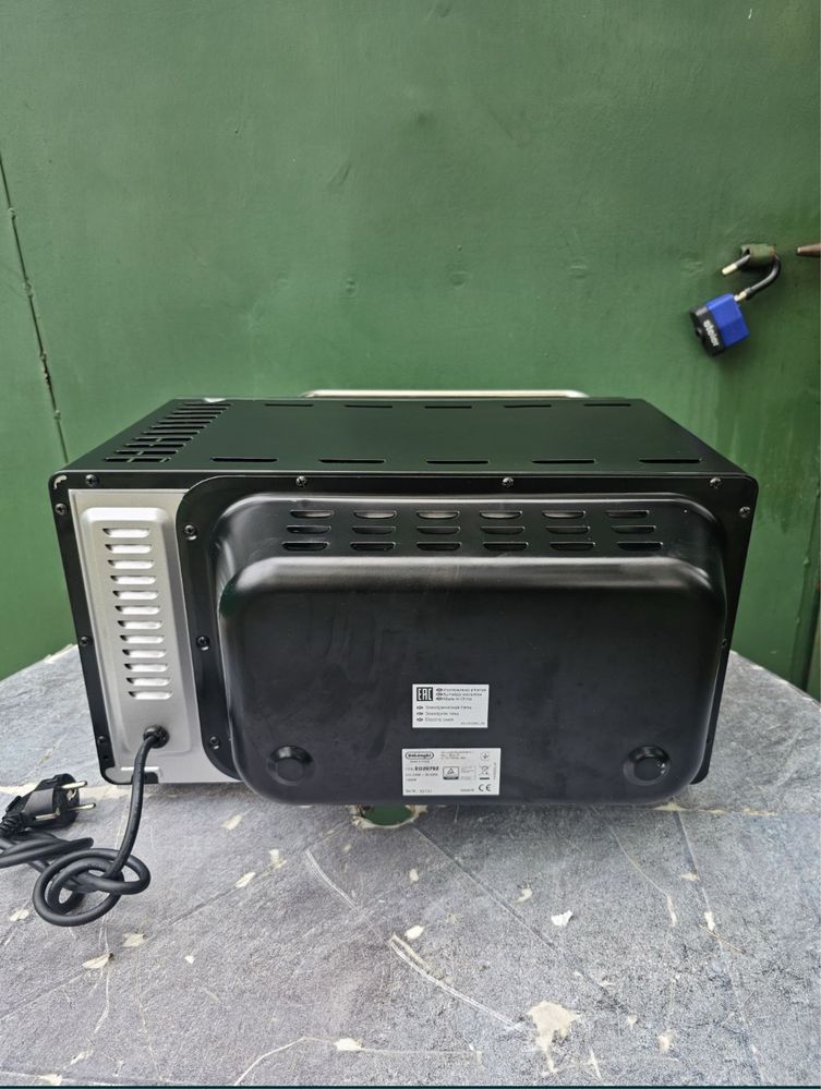 Mini piekarnik De'Longhi 20 litrów EO 20792 czarnyaQ