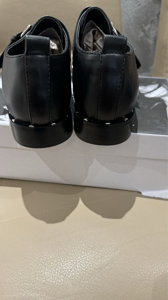 Buty damskie czarne r.40.Nowe.