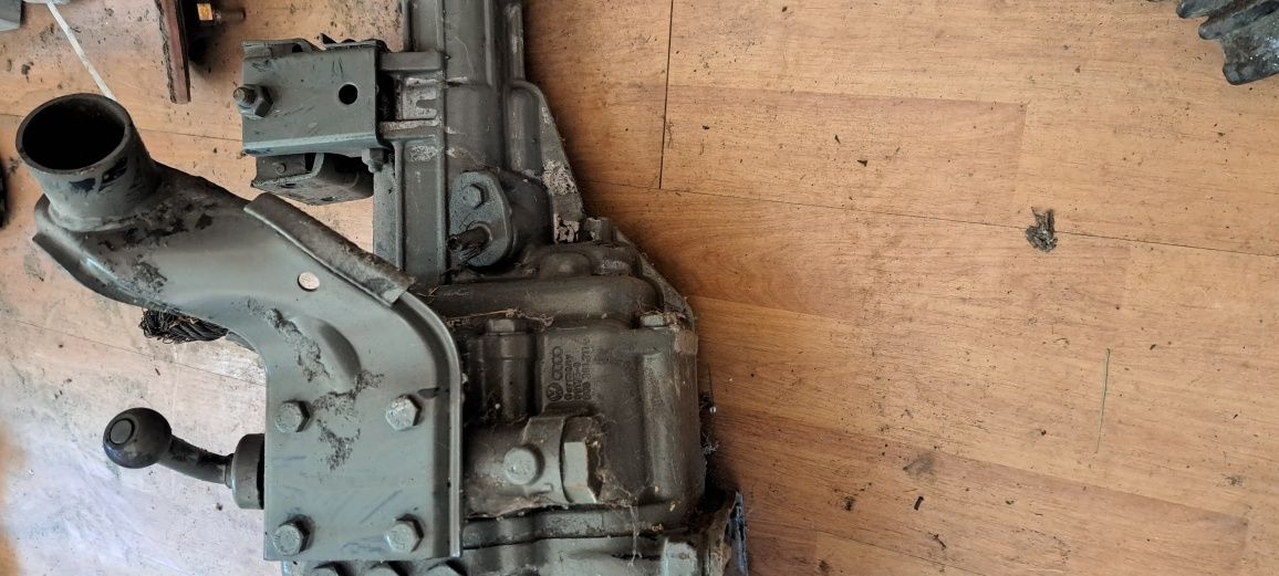 Sprzedam skrzynia biegów do LT 2.8