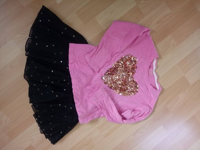 Różowa bluzka z długim rękawem, złote cekinowe serce, 5-10-15 r. 122