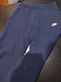 Spodnie Nike dresowe r. S