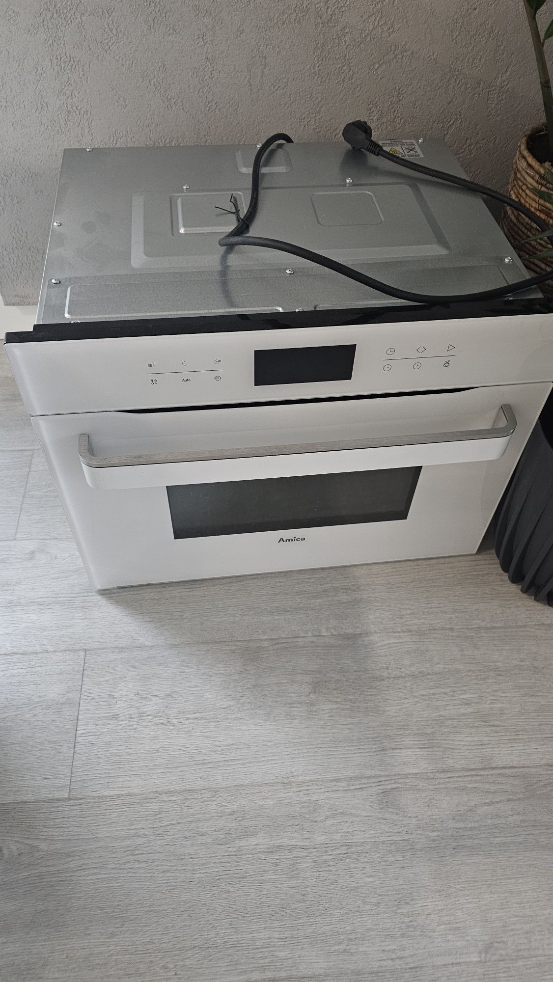 Amica AMMB44E2GCW mikrofalówka do zabudowy funkcją grill