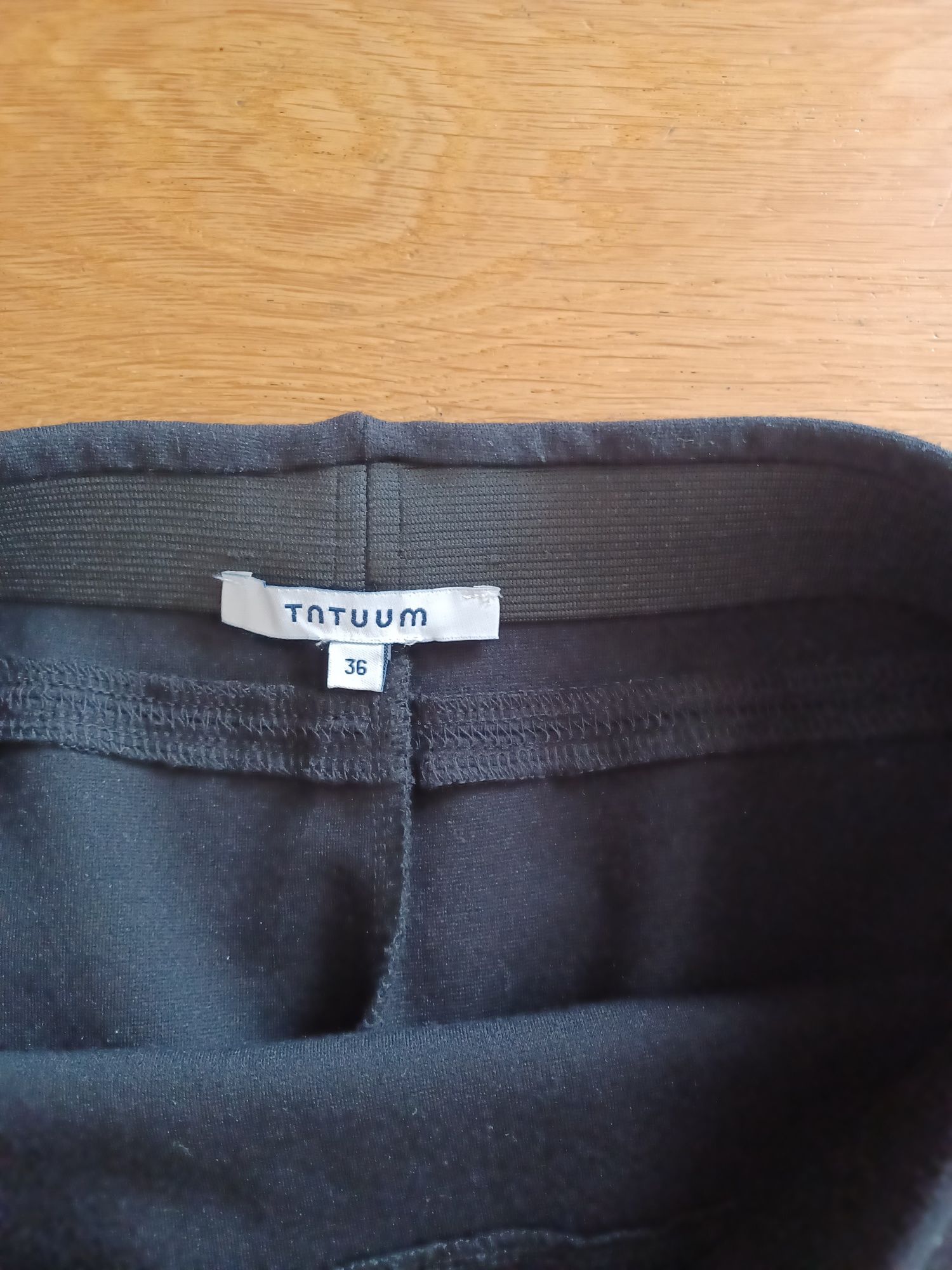 Spódnica czarna Tatuum 36