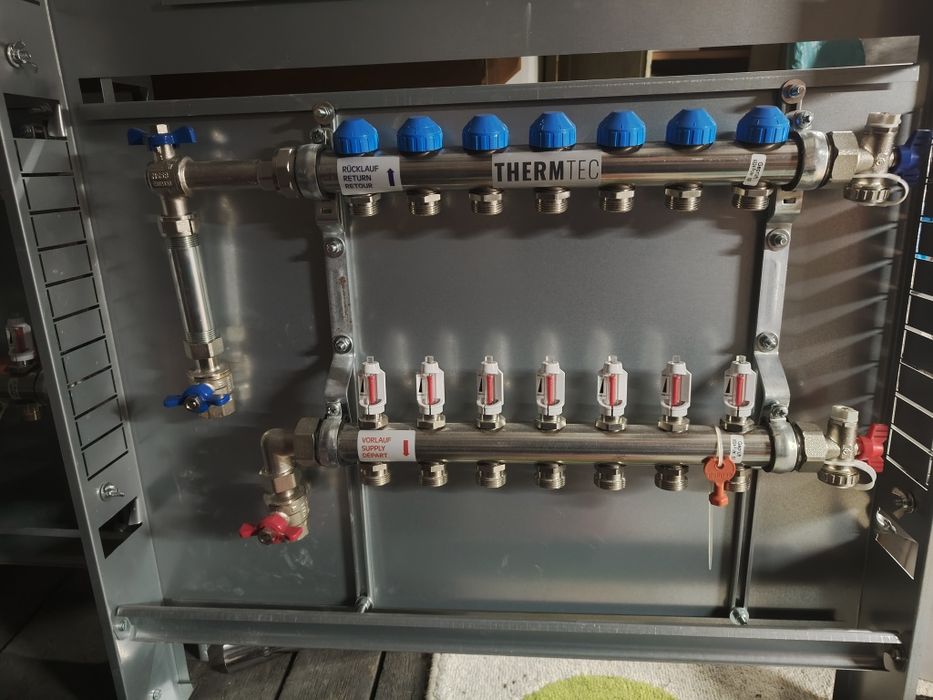 Rozdzielacze podlogowki/Głowice