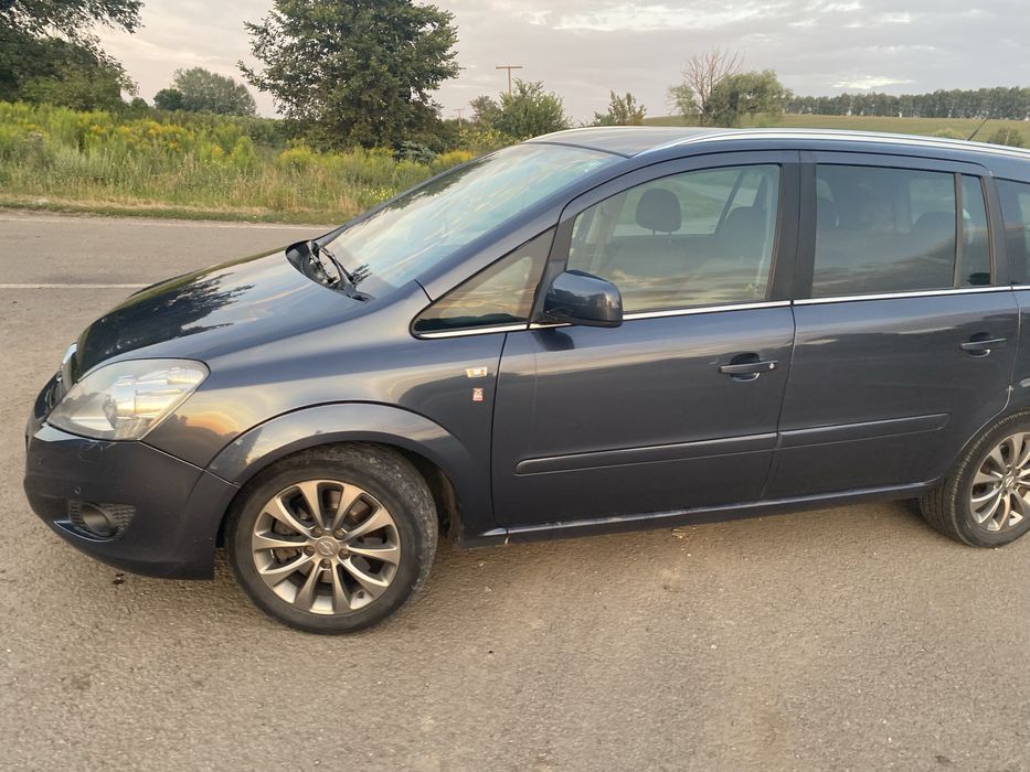 Opel Zafira b 2.2 бензин