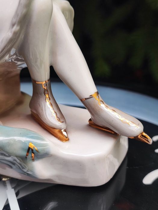 Rzadka porcelanowa figurka NA LODOWISKU” Łyżwiarka Baranovka