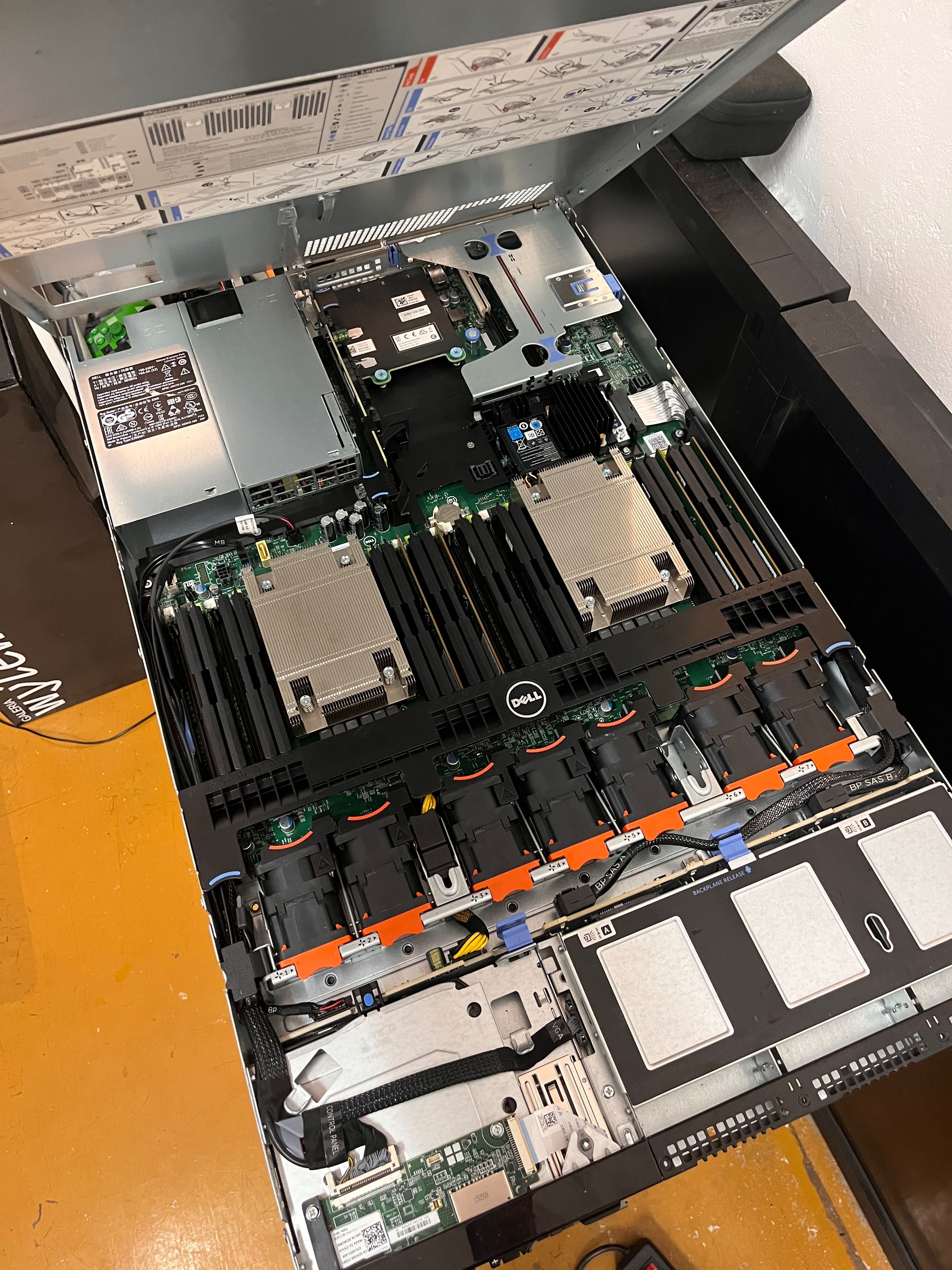 Dell R630 serwer 1U 2x Xeon E5-2667v3,  32 Gb ram, ethernet