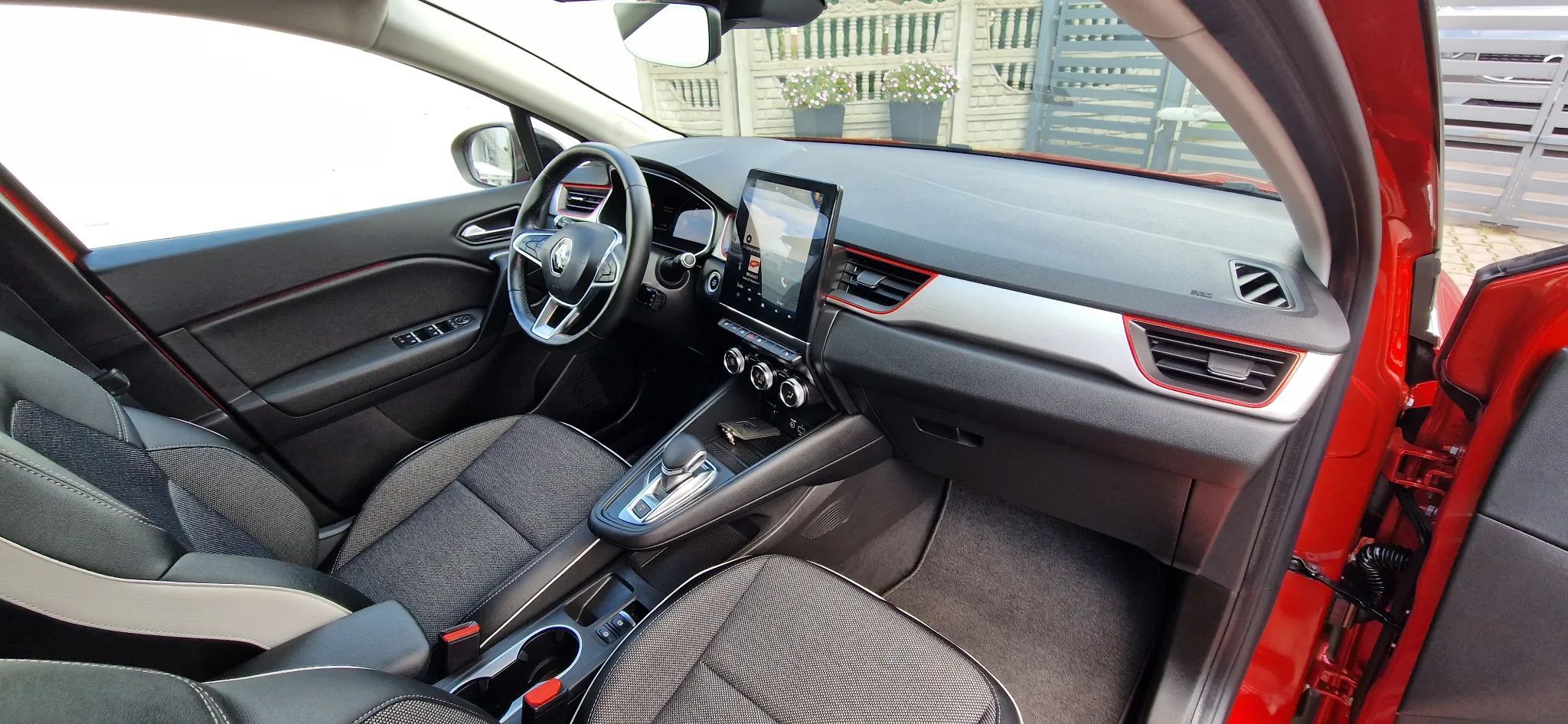 Renault Captur 1.6 E-tech Hybrid Stan Nowy