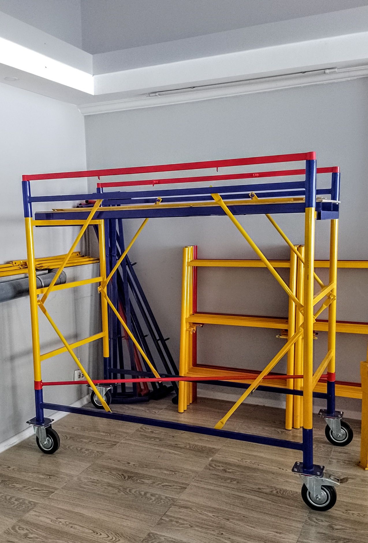 Вишка,тура, ліса на колесах, оренда, будівельні леса 6,6 м.