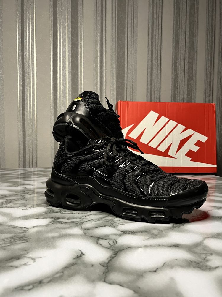 Чоловічі кросівки Nike Air Max Plus Tn 'Black'