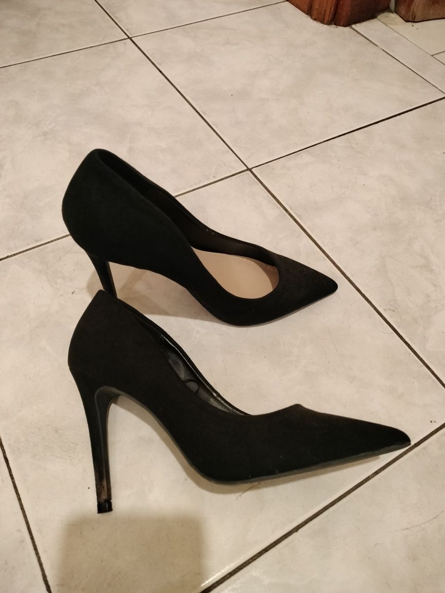 Sapatos salto pretos Primark