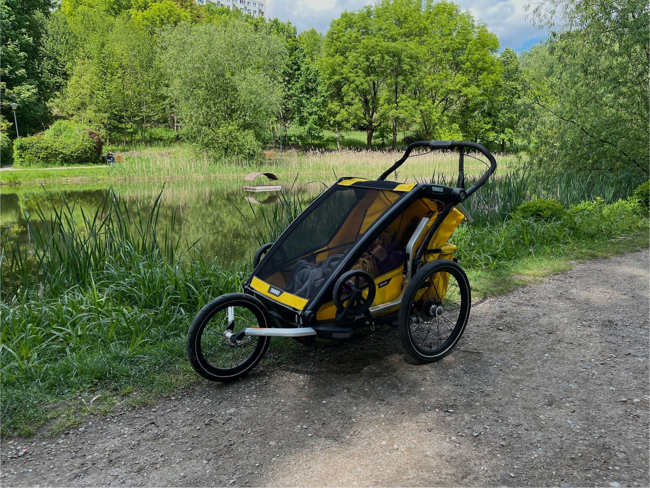 Thule Chariot Sport 2 Gratis Jogging Kit i hamaczek dla niemowląt