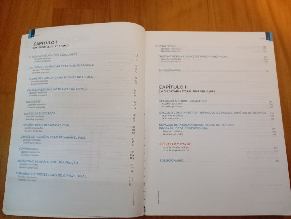 Livro escolar de matemática