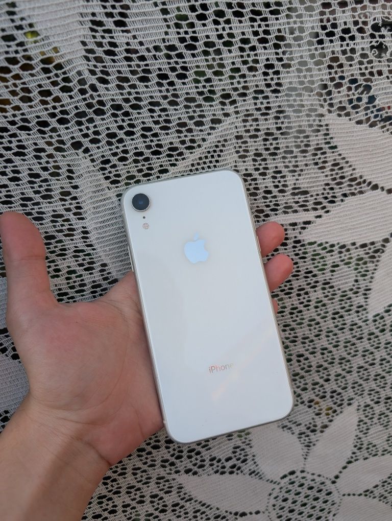 Iphone XR 64gb white, Neverlock, 76% акб, не крученный