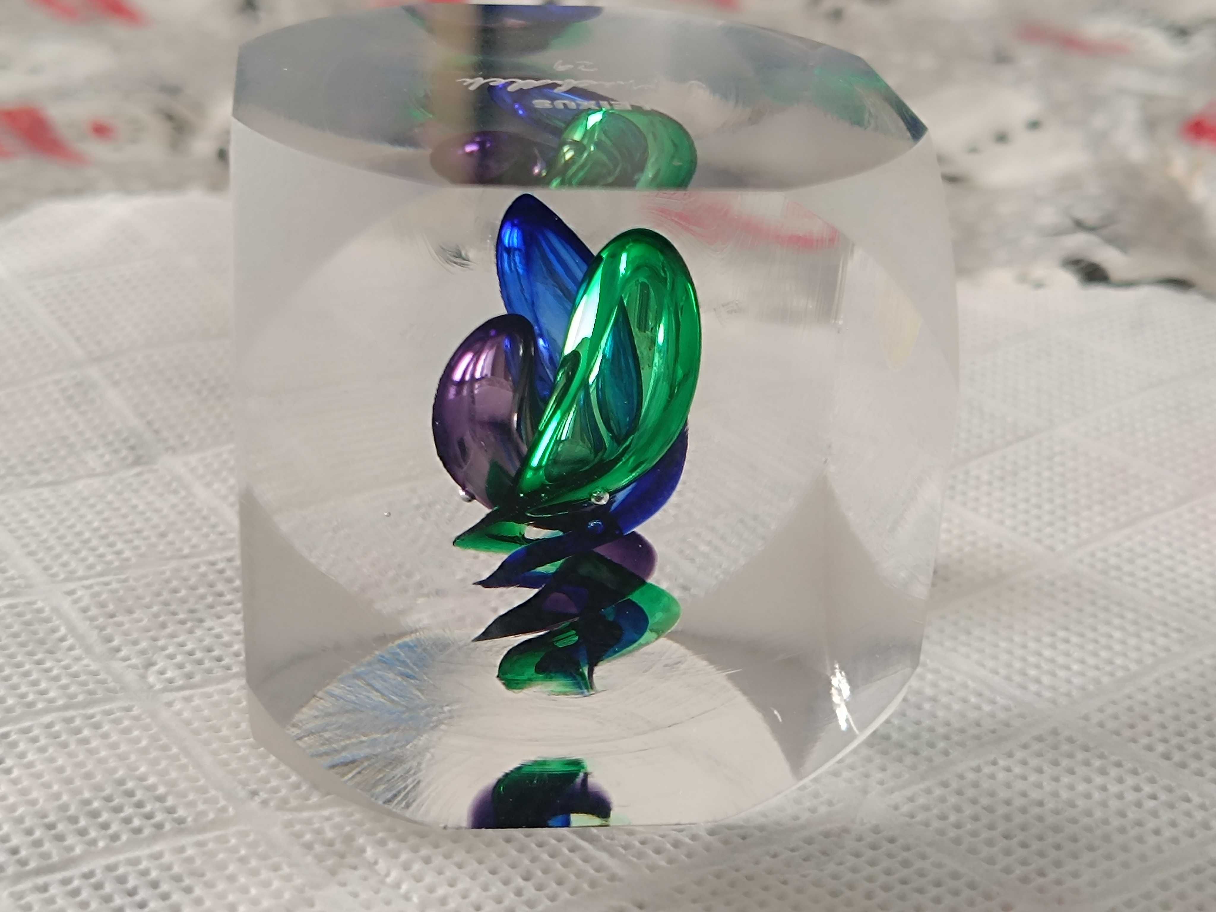 Escultura de cristal francesa assinada por Leixus J. Machalek.