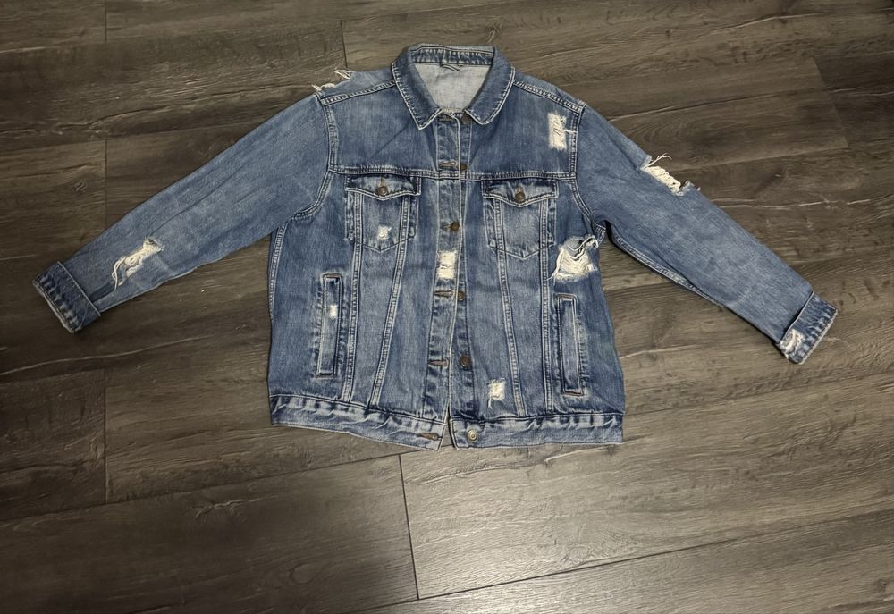 Джинсовая куртка стильная оверсайз и черный бомбер приталенный