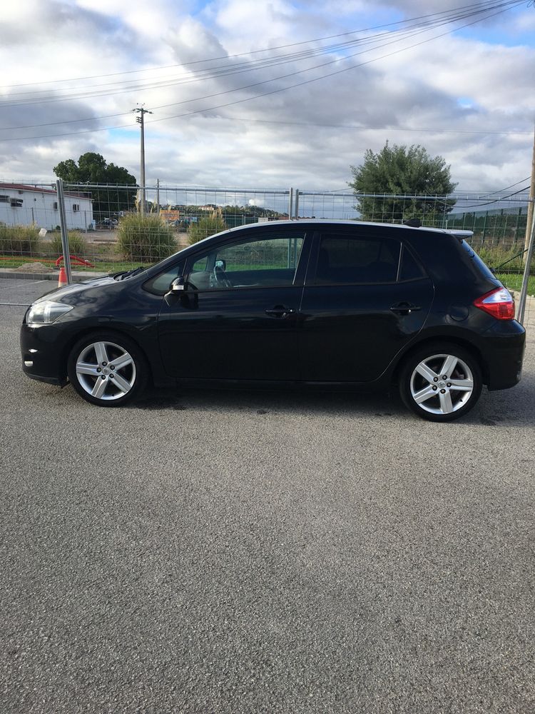 Toyota Auris impecável