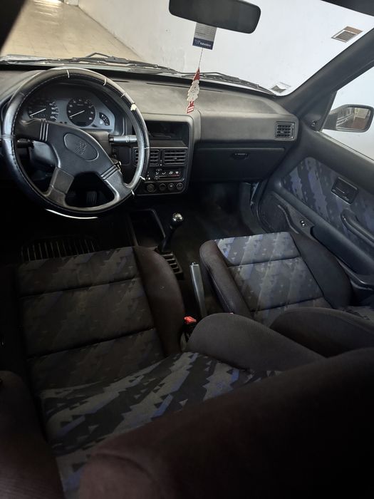 Carro pegeout 106