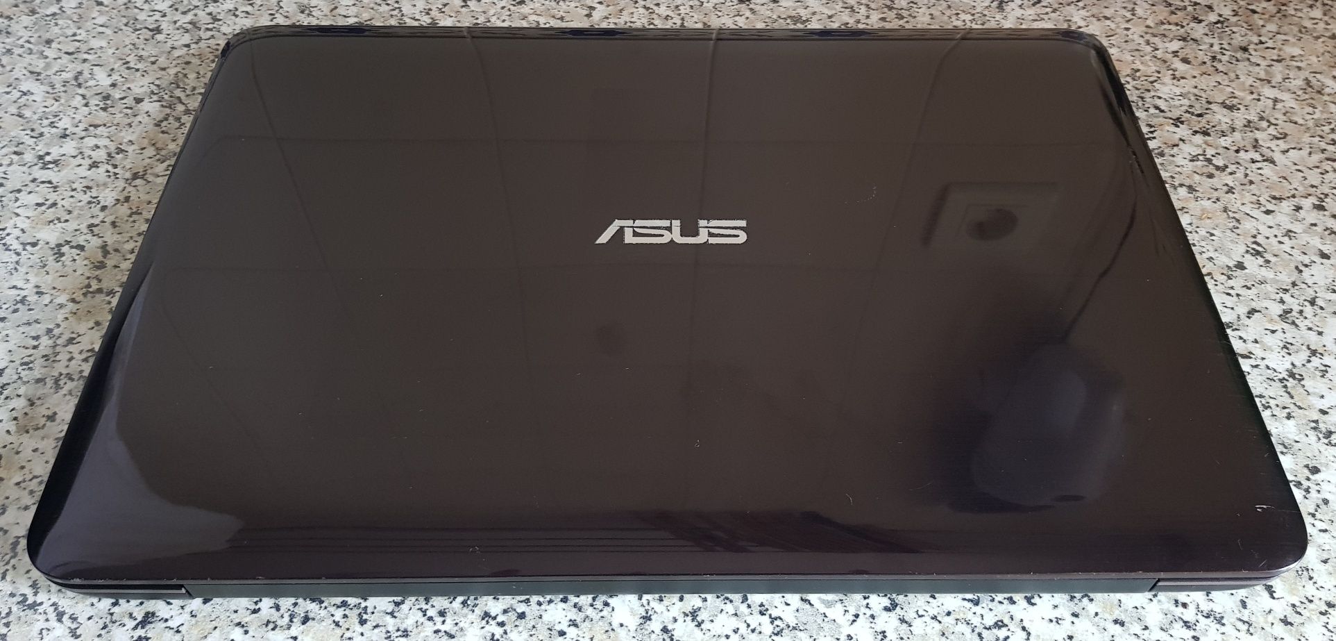 Computador portátil ASUS X556U