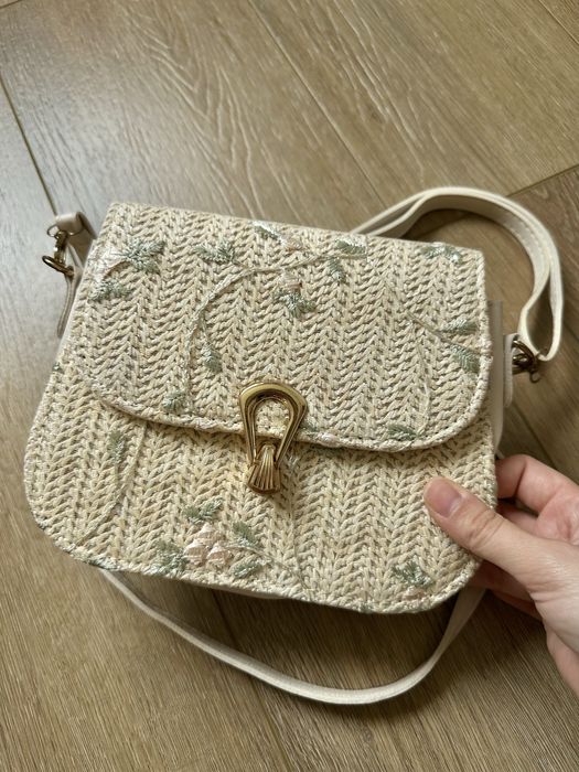 Жіноча сумочка.