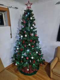 Árvore de Natal com adornos