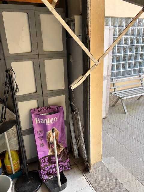 Descida de preço: Portão Basculante Manual  /  45€